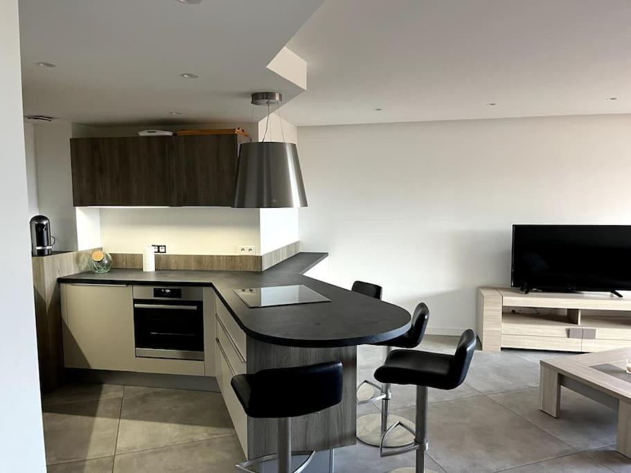 Appartement 2 Pieces Vue Mer, A Proximite De Tout Mandelieu エクステリア 写真