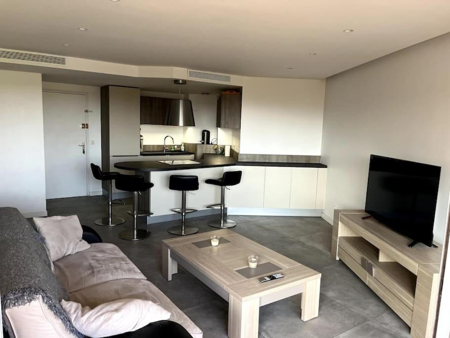 Appartement 2 Pieces Vue Mer, A Proximite De Tout Mandelieu エクステリア 写真