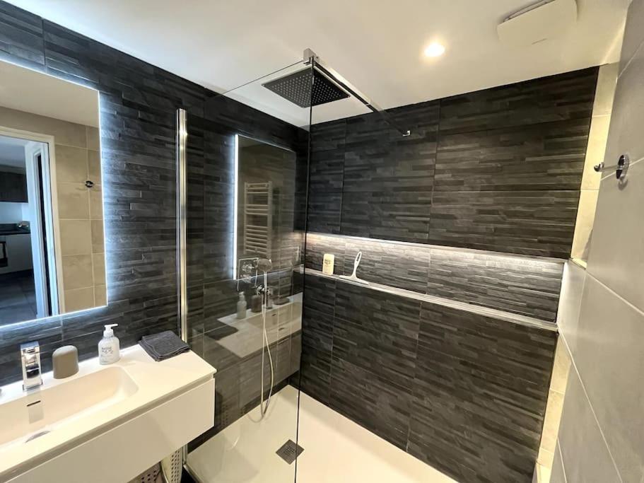 Appartement 2 Pieces Vue Mer, A Proximite De Tout Mandelieu エクステリア 写真